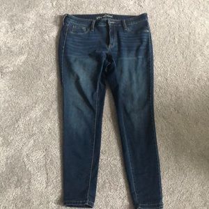 Universal Threads mid rise jeggings